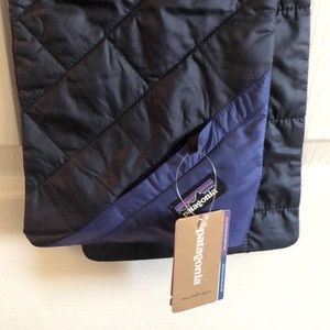 Two-tone blue Patagonia scarf